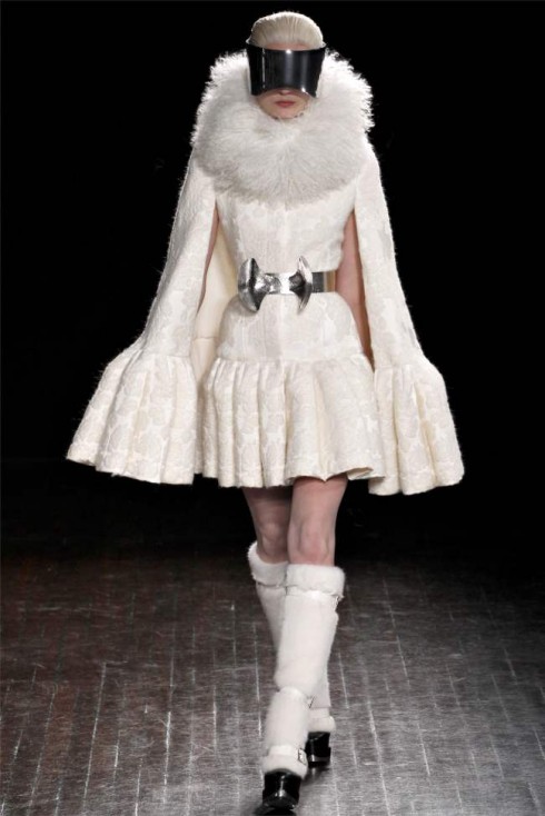 Alexander McQueen Fall 2012 | Paris Fashion Week 2
