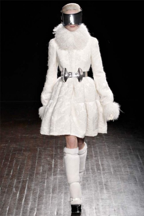 Alexander McQueen Fall 2012 | Paris Fashion Week 3