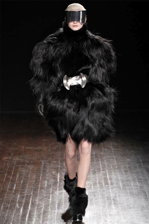 Alexander McQueen Fall 2012 | Paris Fashion Week 5