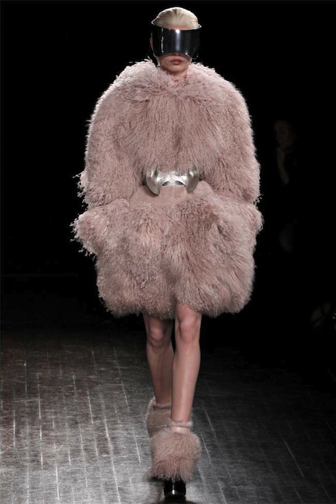 Alexander McQueen Fall 2012 | Paris Fashion Week 6