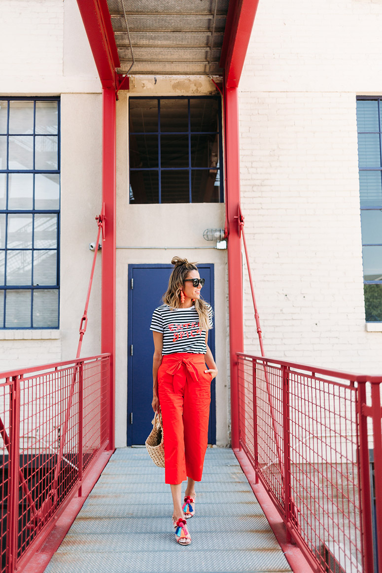 CamisetaNavy_PantalonesRojos_LostinVogue_07