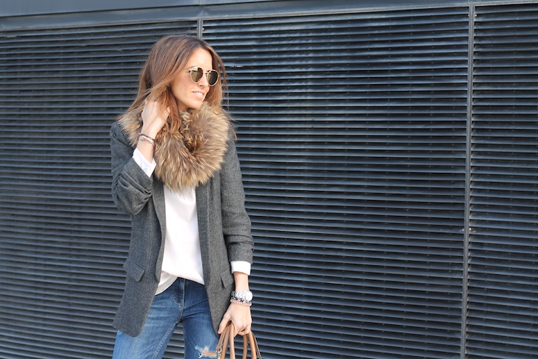 JEANS AND BLAZER WWW.LOSTINVOGUE.COM 3