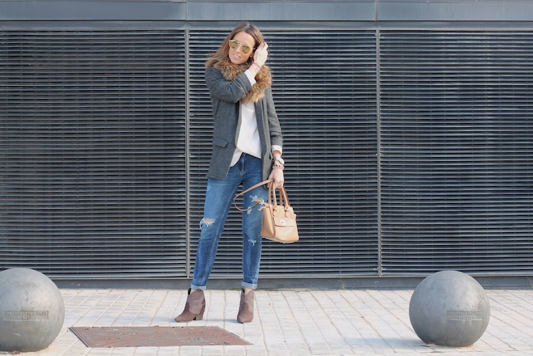 JEANS AND BLAZER WWW.LOSTINVOGUE.COM 5