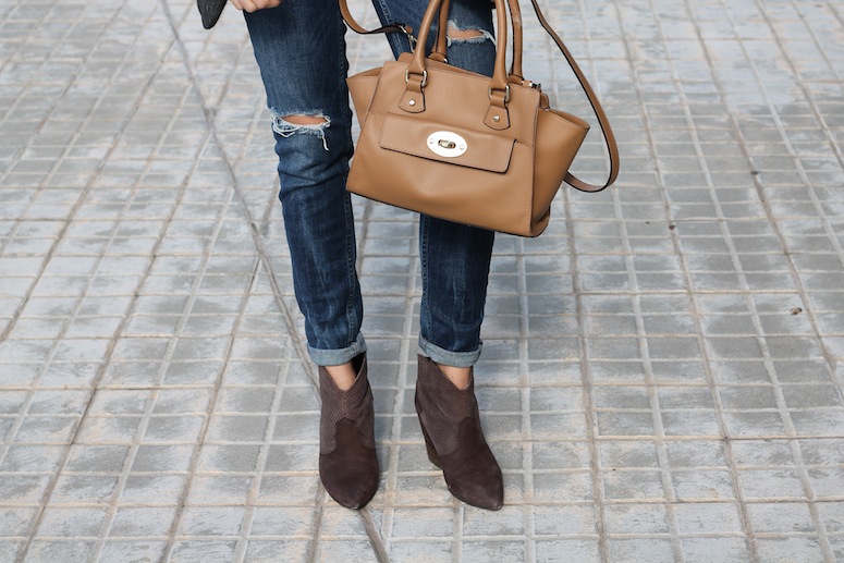 JEANS AND BLAZER WWW.LOSTINVOGUE.COM 6