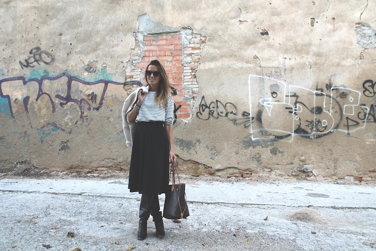 LOOK-CON-FALDA-MIDI-WWW.LOSTINVOGUE.COM-6