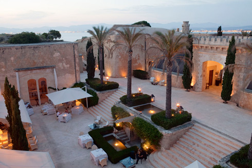 LostinCoolPlaces_CapRocatHotel_LostinVogue_02