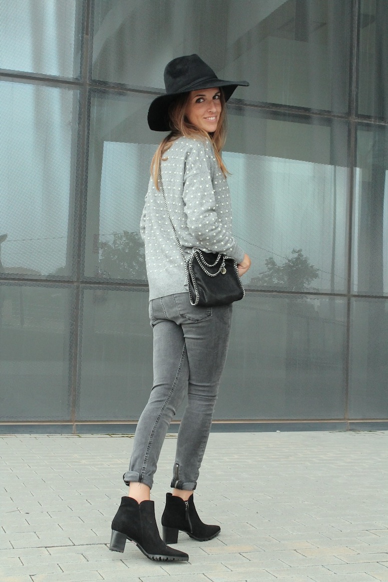 Mini falabella stella mccartney lostinvogue.com 3
