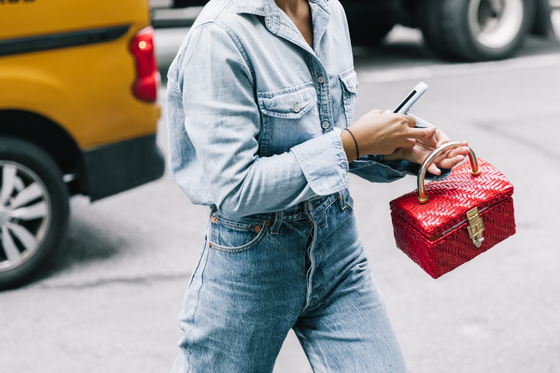 NYFW-SS18-New_York_Fashion_Week-Street_Style-Vogue-Collage_Vintage-8-1800x1200