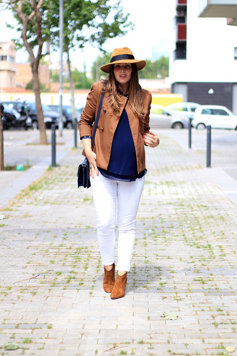 NavyandCamel_32WeeksPregnant_EliG_LostinVogue_02