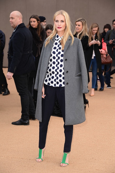 Poppy+Delevingne+Burberry+Womenswear+Autumn+iYY12RwzQ_rx