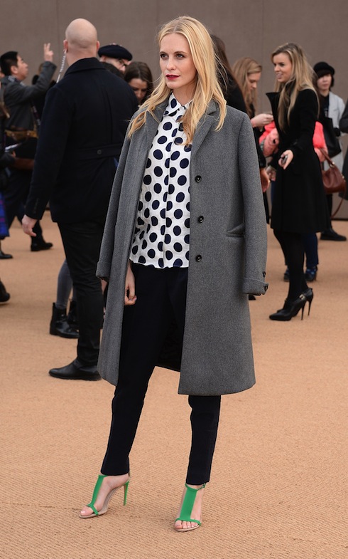 Poppy+Delevingne+Burberry+Womenswear+Autumn+uSnuocQjqzrx