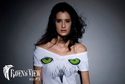 Ravens View Ojos Woman