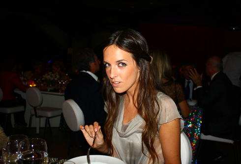 Eli S. cenando