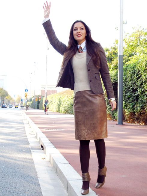 Business Girl (1) Business Girl (1)