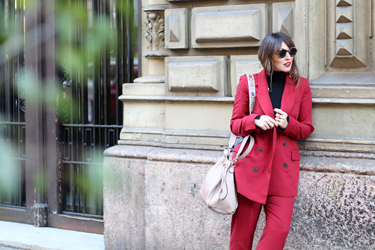 RedSuit_EliG_LostinVogue_04