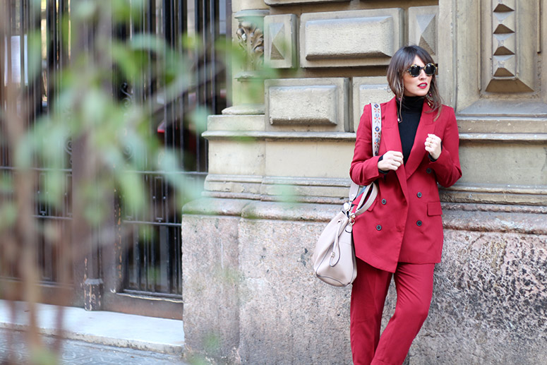 RedSuit_EliG_LostinVogue_08