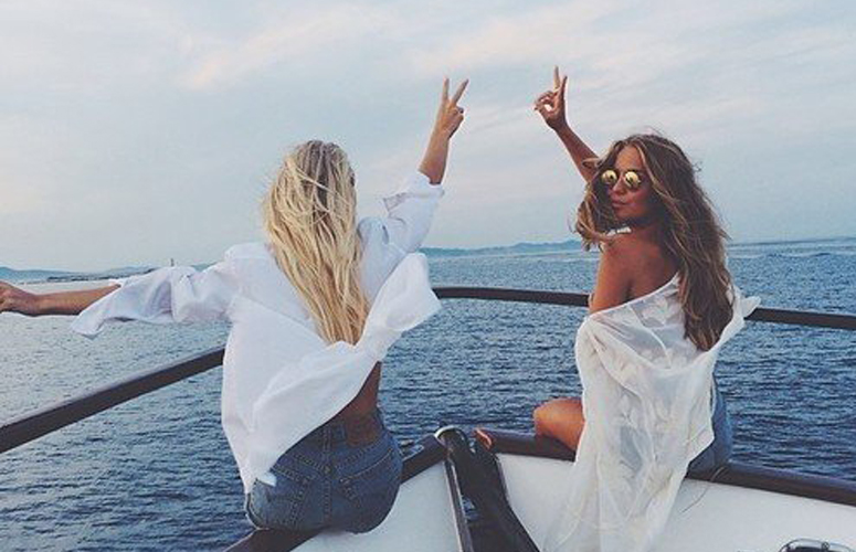 SayHellotoAugust_LostinVogue_01