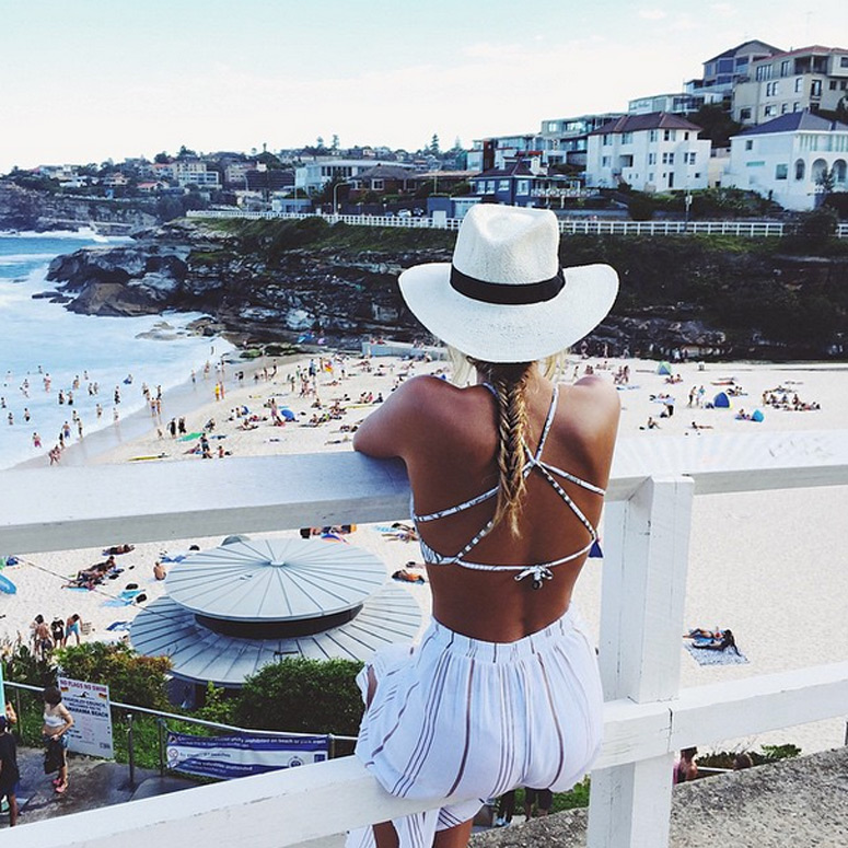 SayHellotoAugust_LostinVogue_05