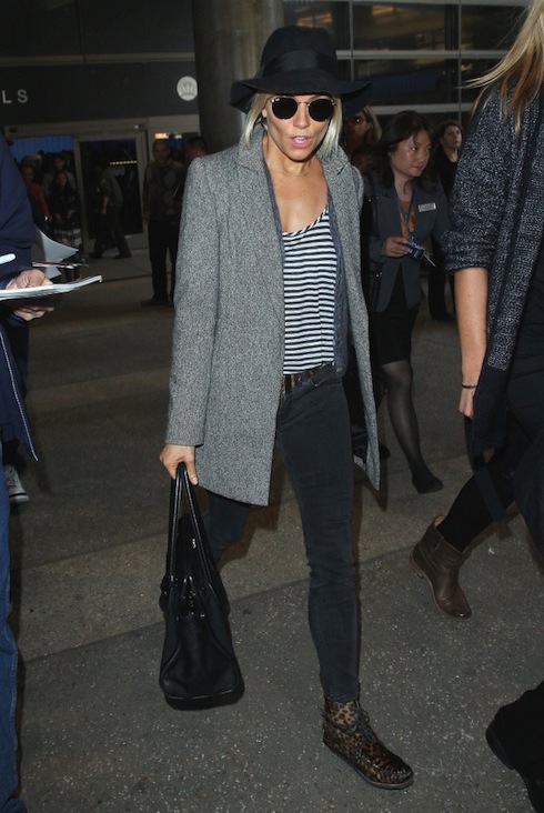Sienna+Miller+Sienna+Miller+Touches+Down+LAX+0mpCHW_FfIix