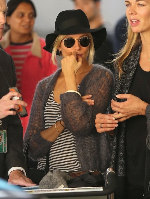 Sienna+Miller+Sienna+Miller+Touches+Down+LAX+FY349IuBRylx