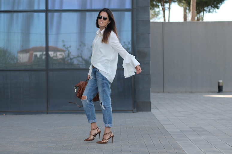 THE BLOUSE www.lostinvogue.com 2