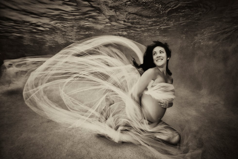 UnderwaterPregnancy_AdamOpris_LostinVogue_14
