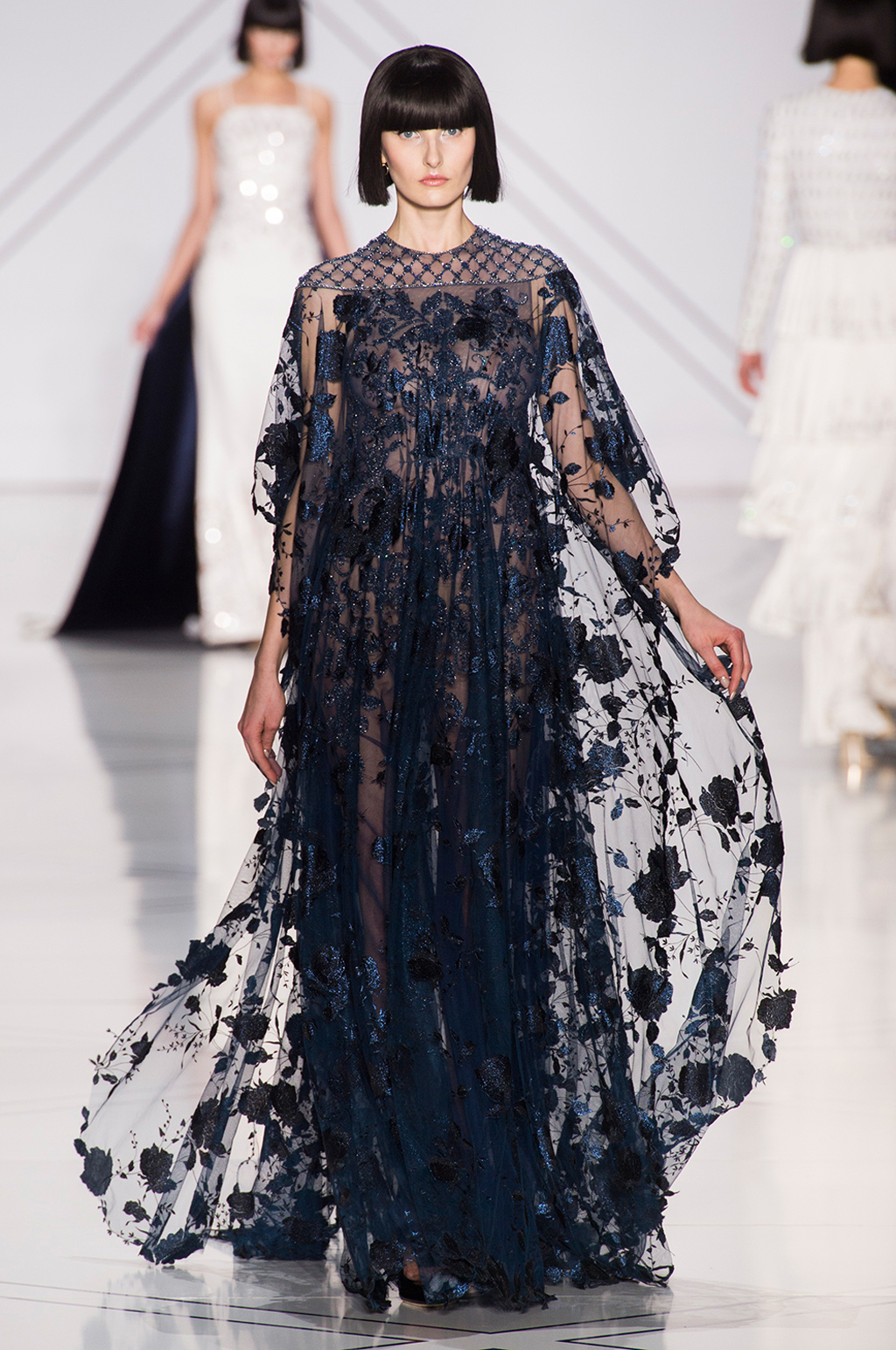 alta-costura-paris-p-v17-ralph-and-russo-1