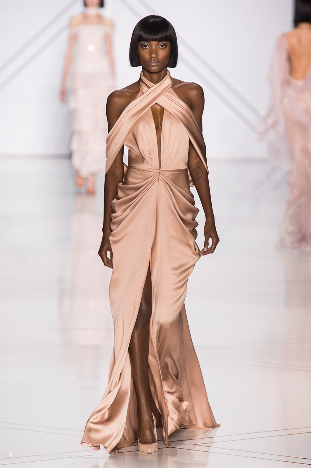alta-costura-paris-p-v17-ralph-and-russo-3