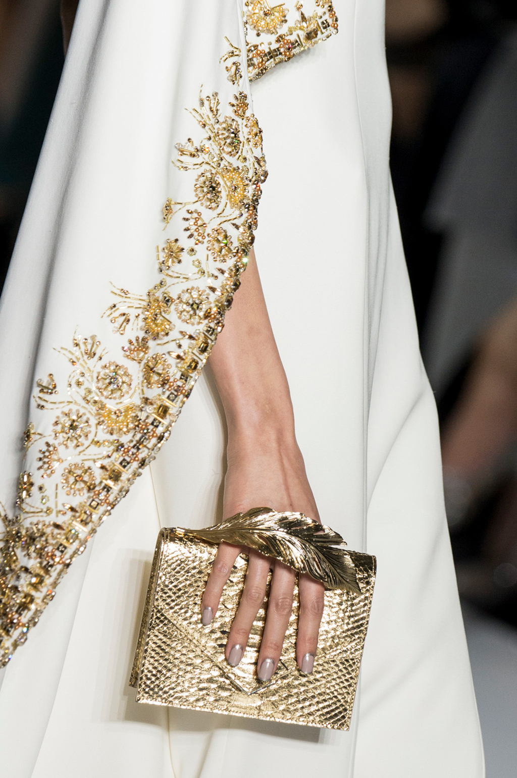 alta-costura-paris-p-v17-ralph-and-russo-4