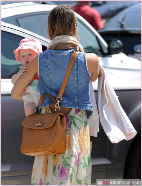 Jessica Alba Takes Her Girls To An Easter Party