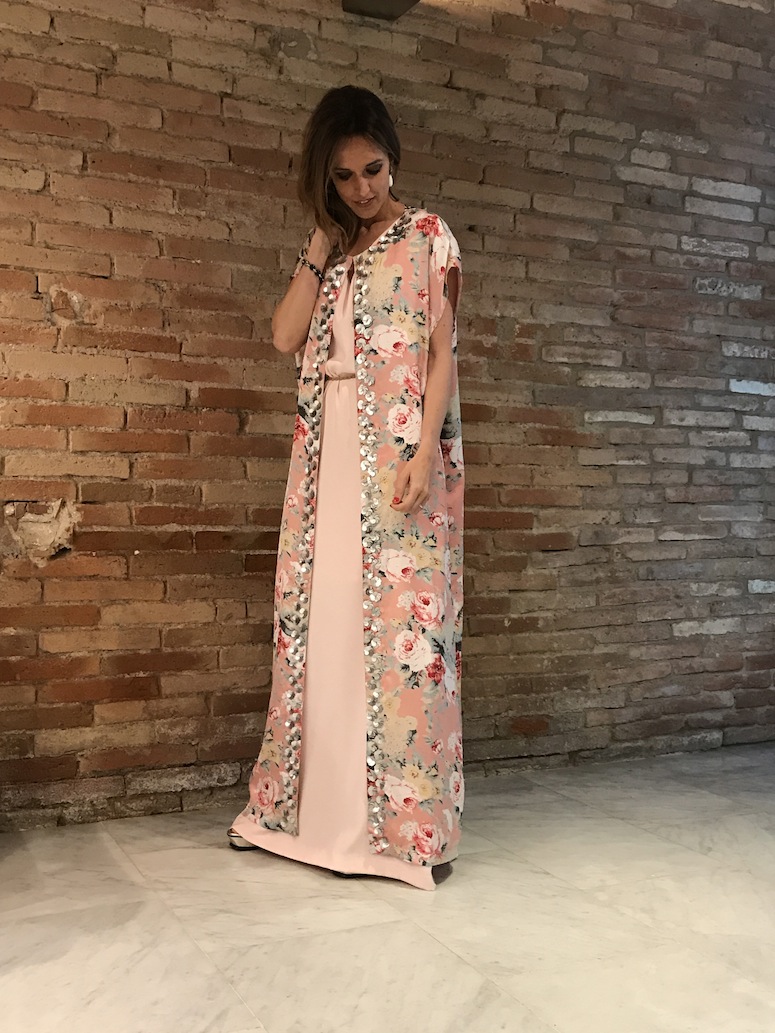 look invitada de boda con flores sayan www.lostinvogue.com 6