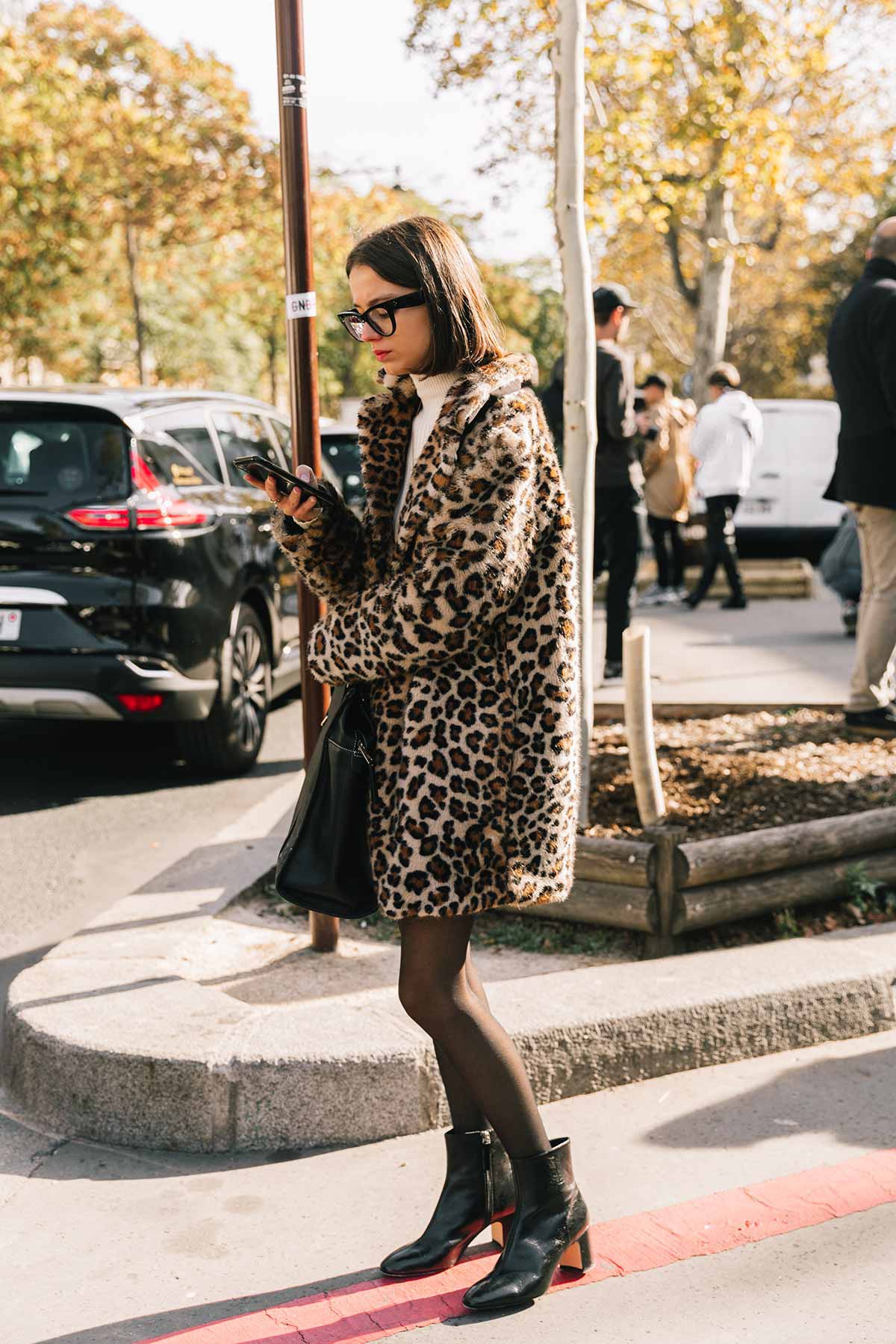 looks_paris_fashion_week_zapatos_estampado_leopardo_serpiente_abrigo_cuadros_botas_faldas_pantalones_482621216_1200x1800