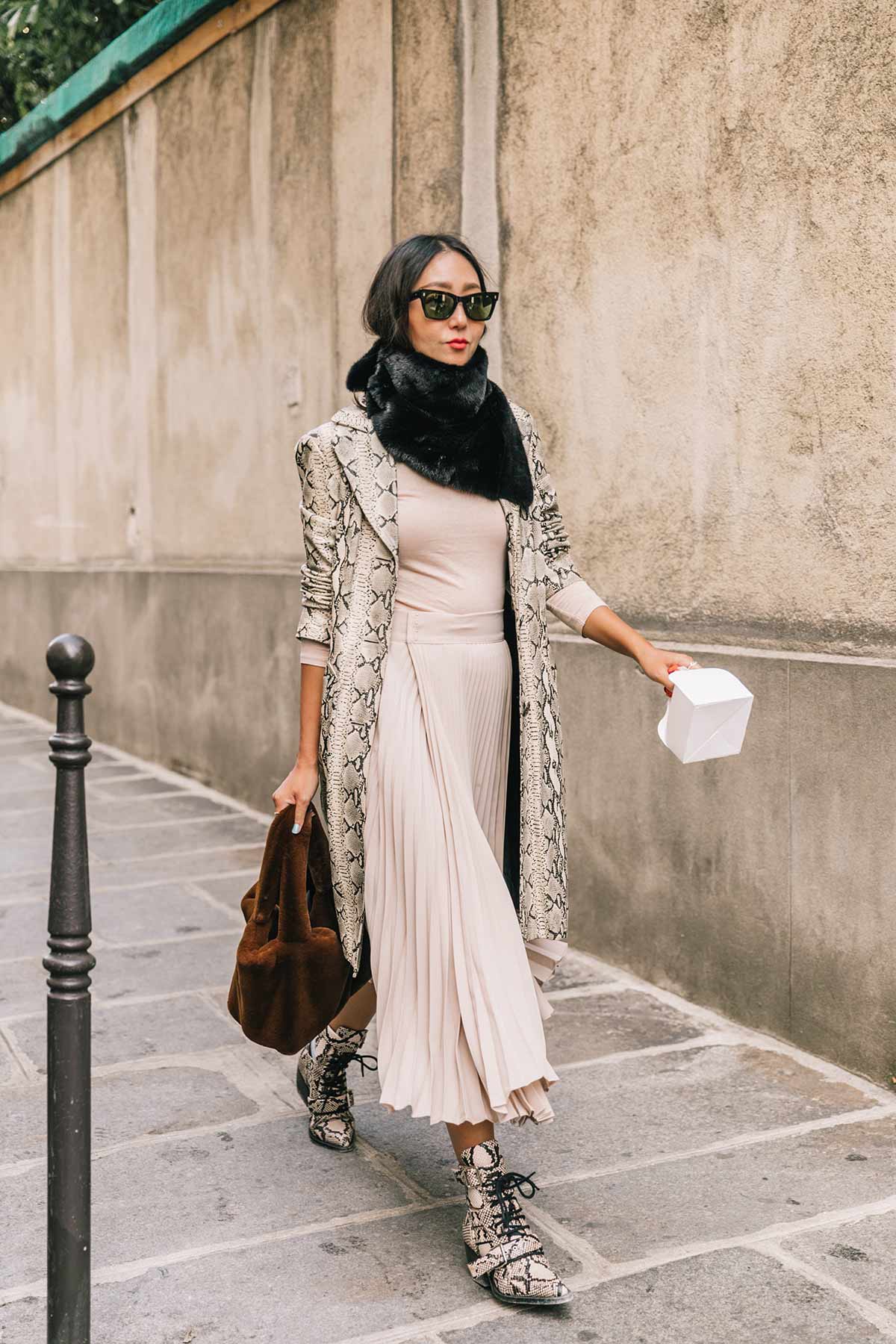 looks_paris_fashion_week_zapatos_estampado_leopardo_serpiente_abrigo_cuadros_botas_faldas_pantalones_520539899_1200x1800