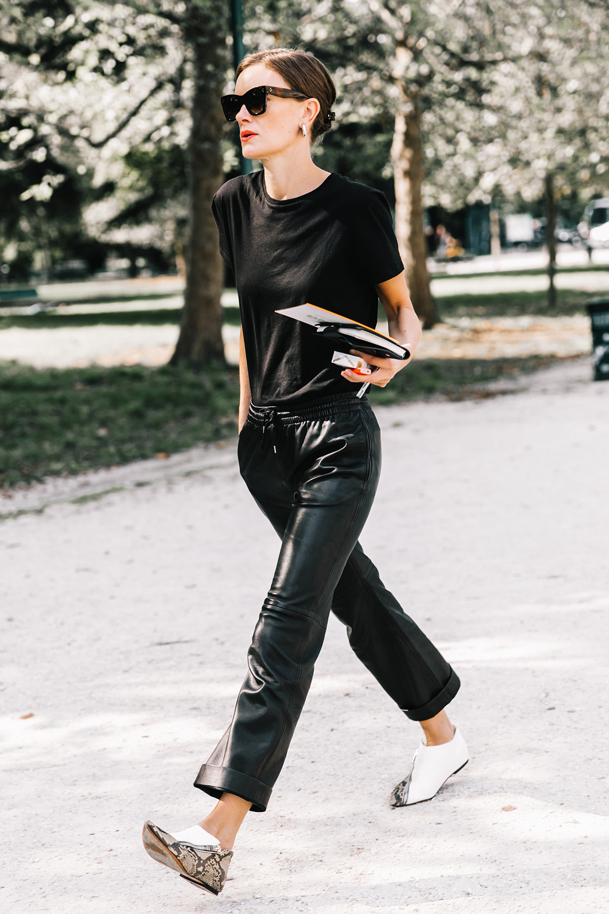 street_style_milan_fashion_week_dia_3_versace_giorgio_armani_813238223_1200x1800