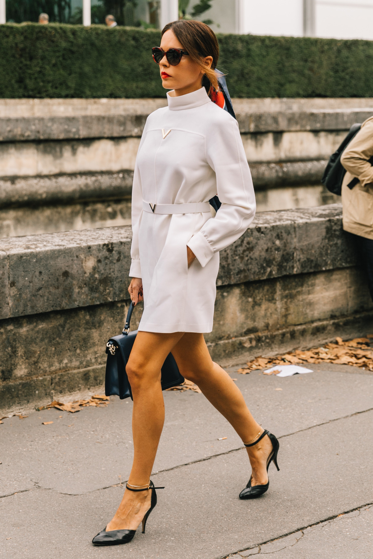 street_style_paris_fashion_week_2018_abrigos_faldas_botas_222495369_1200x1800