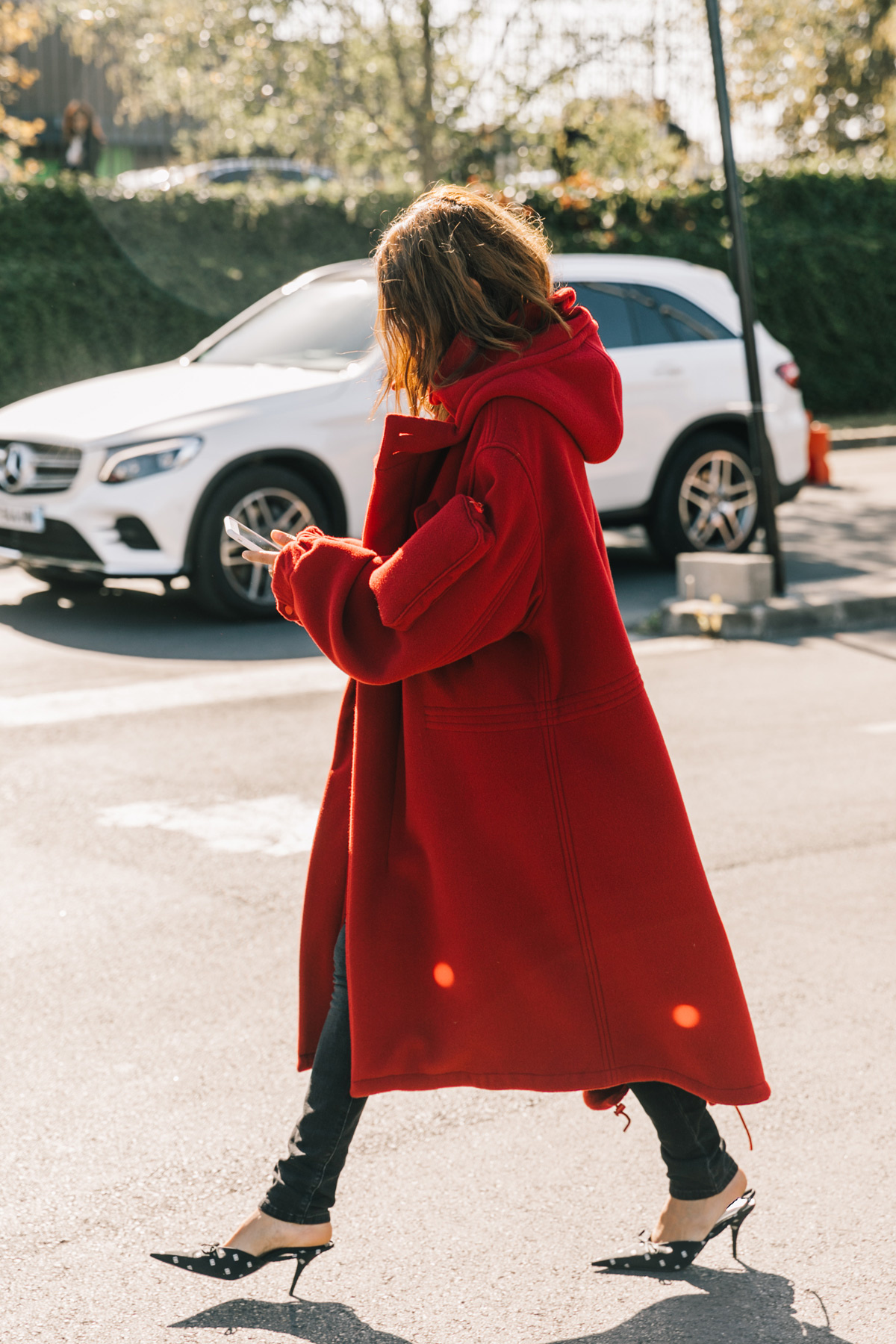 street_style_paris_fashion_week_2018_abrigos_faldas_botas_902780443_1200x1800