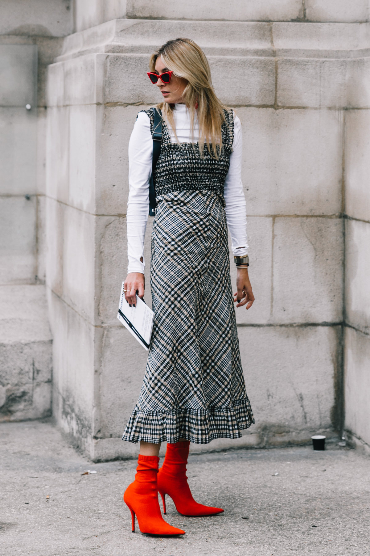 street_style_paris_fashion_week_dia3_balmain_chloe_isabel_maran_184081343_1200x1800