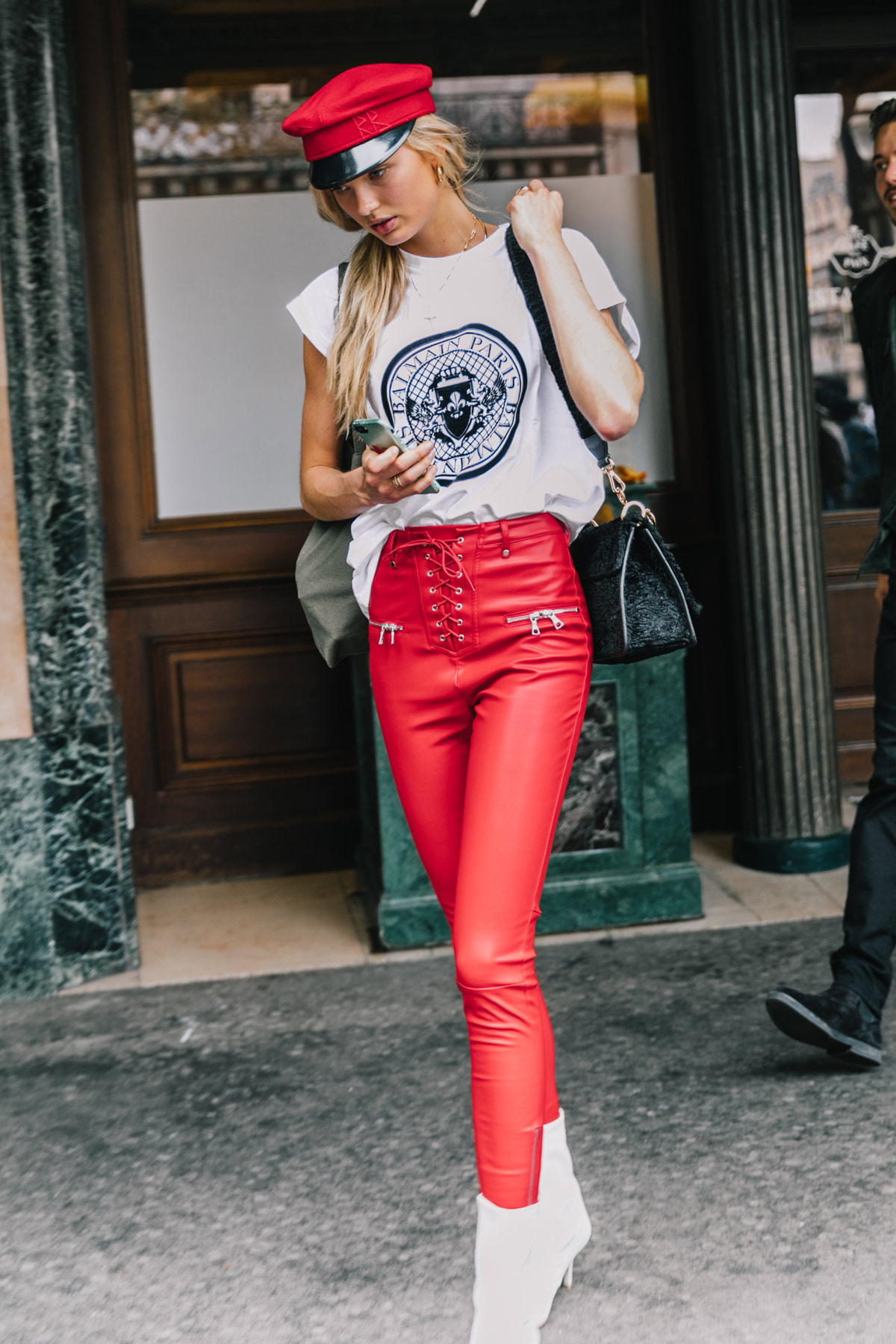 street_style_paris_fashion_week_dia3_balmain_chloe_isabel_maran_760639886_1200x1800