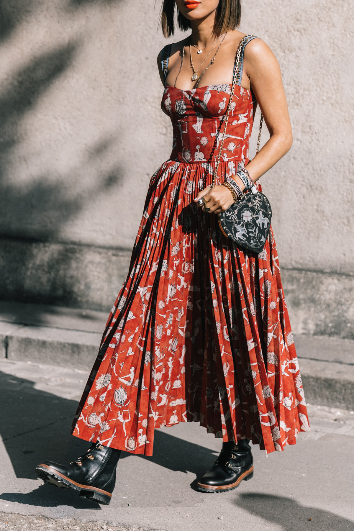 street_style_paris_fashion_week_dia_1_dior_saint_laurent_8264843_1200x1800