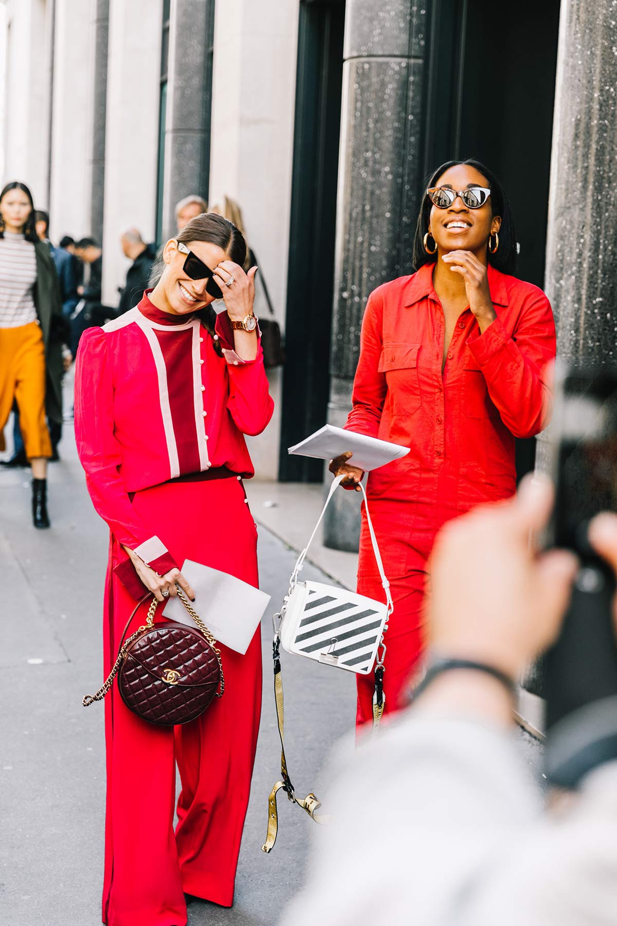 street_style_paris_fashion_week_dia_5_elie_saab_comme_des_garcons_350964321_1200x1800