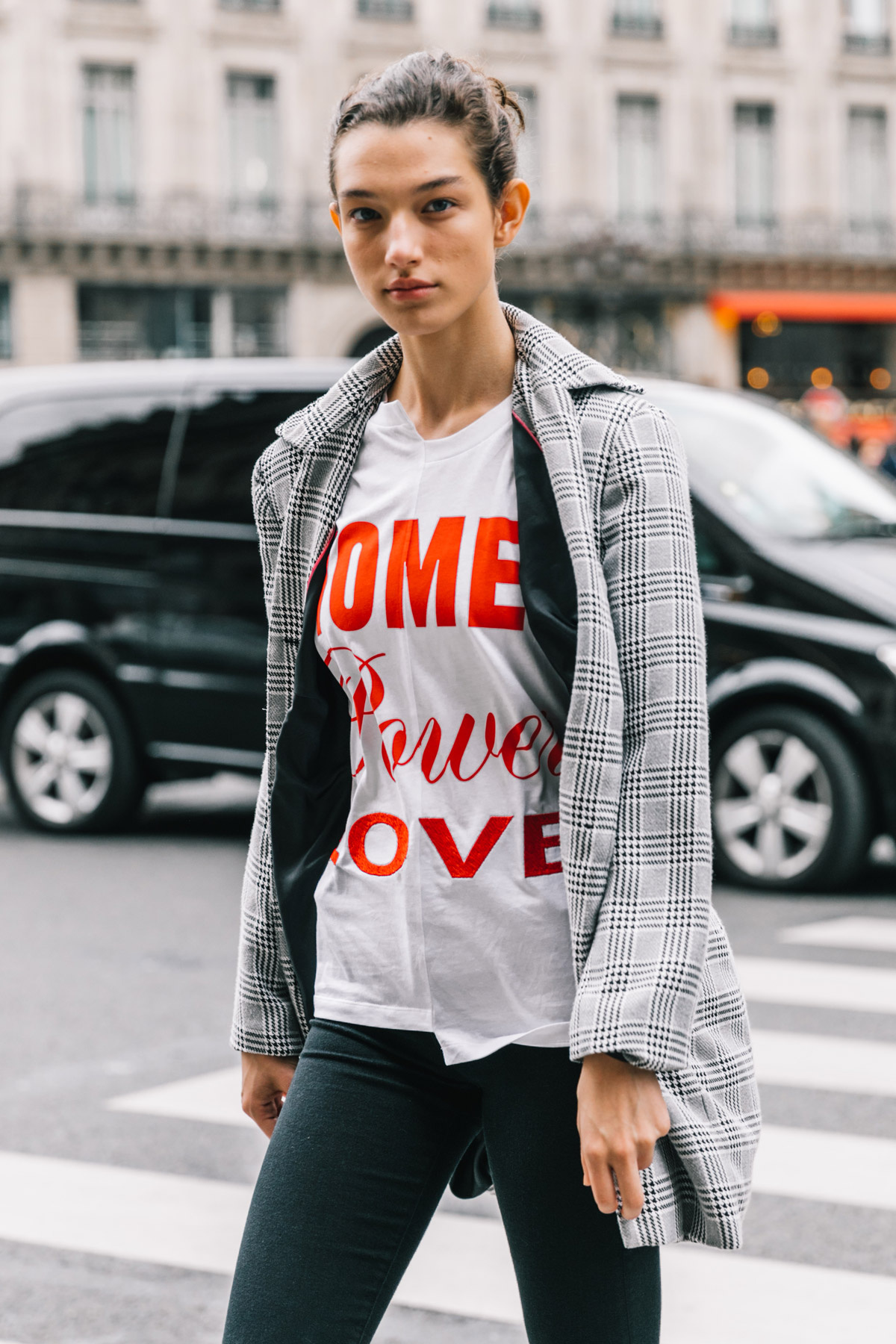 street_style_paris_fashion_week_dia_7_stella_mccartney_giambattista_valli_444142149_1200x1800