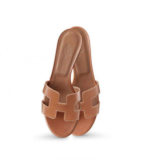 the-hermes-sandals-bloggers-are-obsessed-with-1763180-1462823209.600x0c